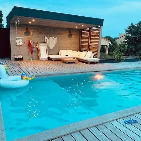 Maison Avec Piscine In Villa *